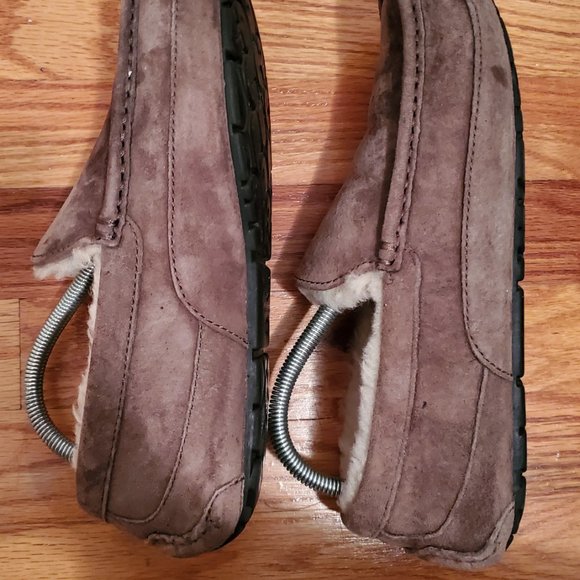 UGG Ascot Men's 9, Espresso - Picture 3 of 4